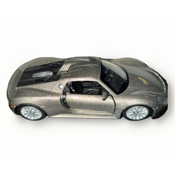 Collectible Porsche 918 spyder JFL Enterprises, Inc. #2555B Diecast Car 5" - Picture 14 of 16